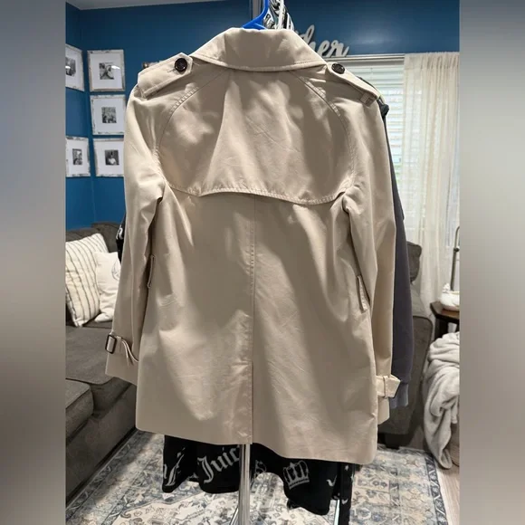 Coach 🧥 - Picture 3 of 5